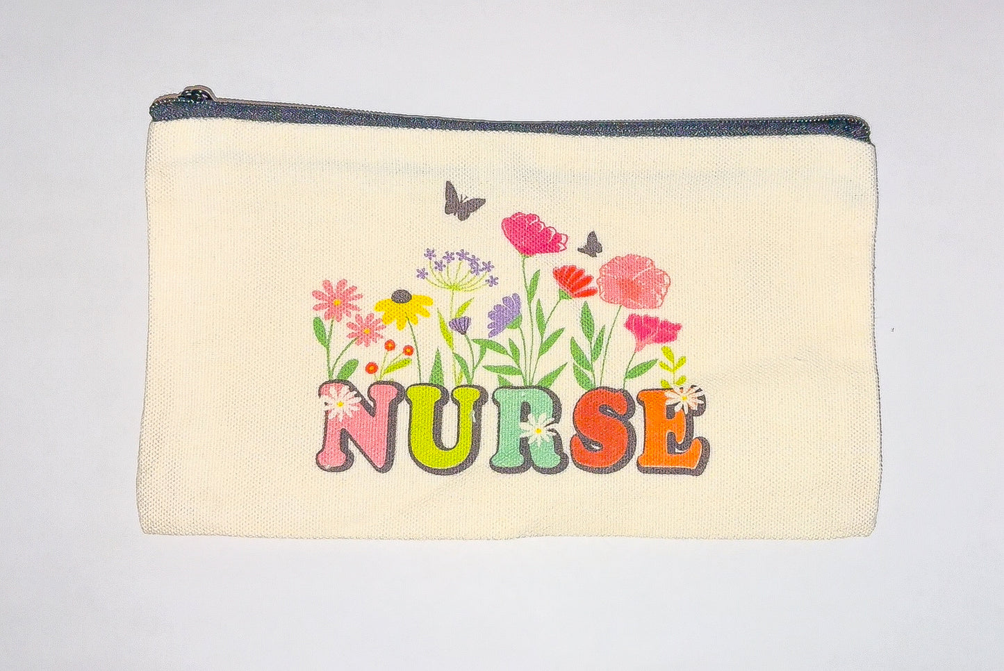 Neccessär: Nurse, olika motiv