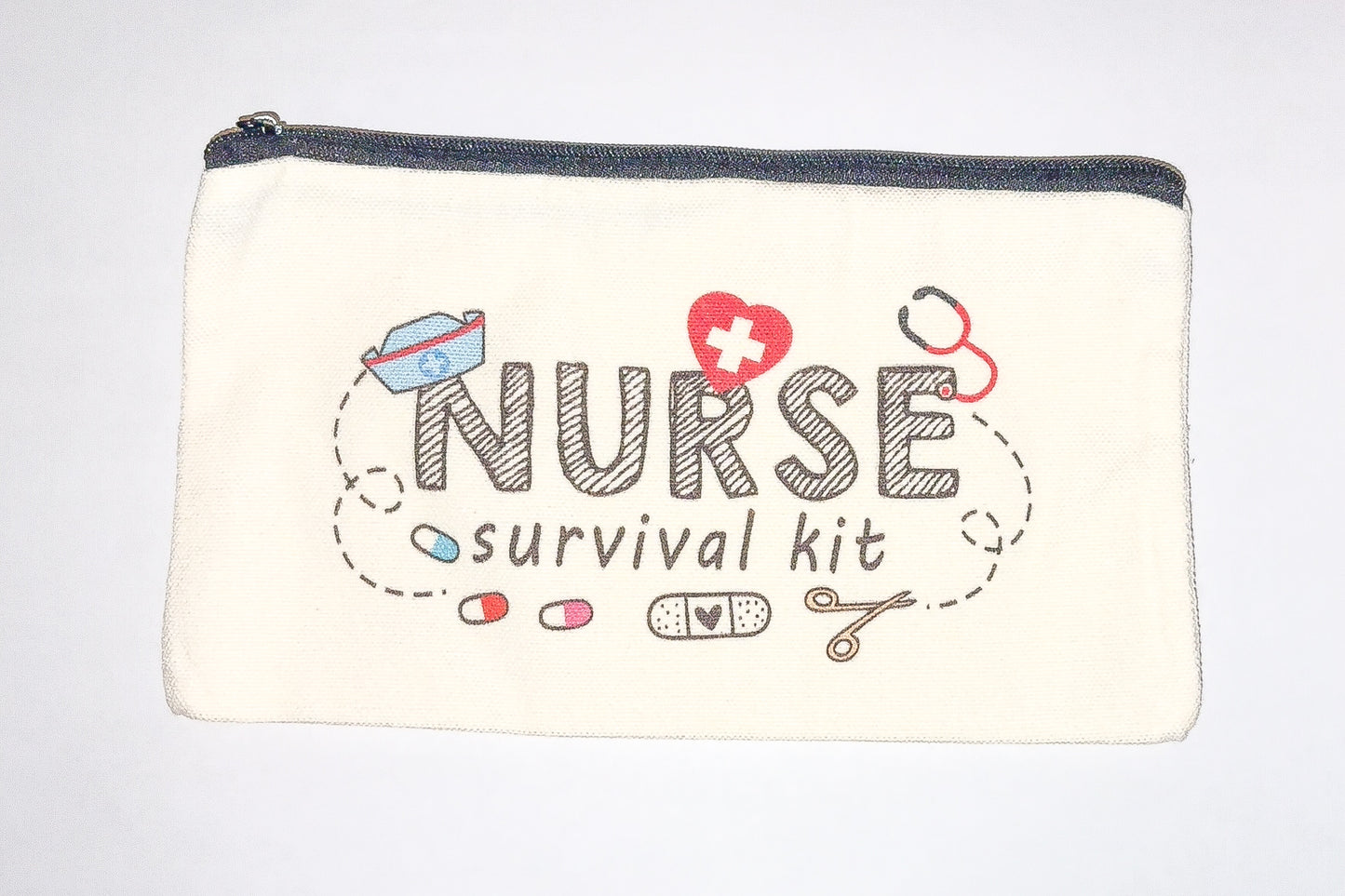 Neccessär: Nurse, olika motiv